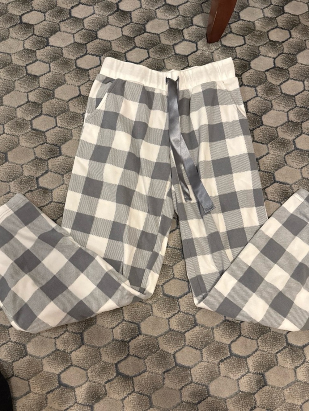 Magellan Outdoors Gray and White Check Women’s Pajama Bottoms